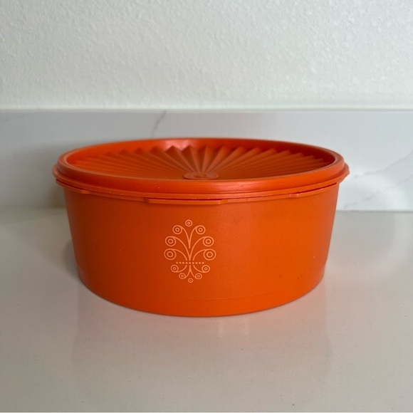 Vintage Tupperware Harvest Orange Servalier Storage Canister Snack Saver w/ Lid - Picture 2 of 10